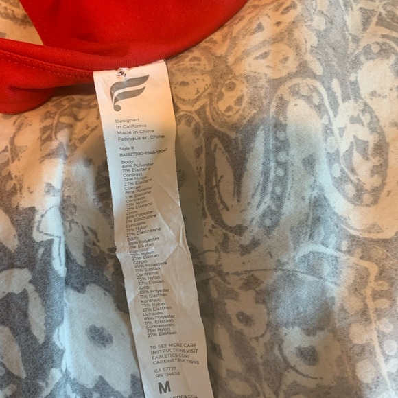 Red fabletics leggings - Picture 3 of 3